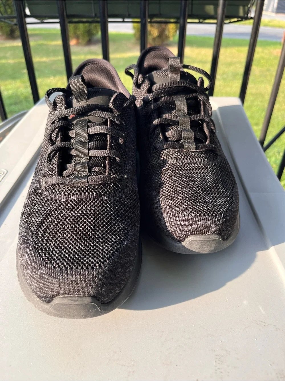 Skechers black easy support